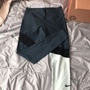 Nike leggings